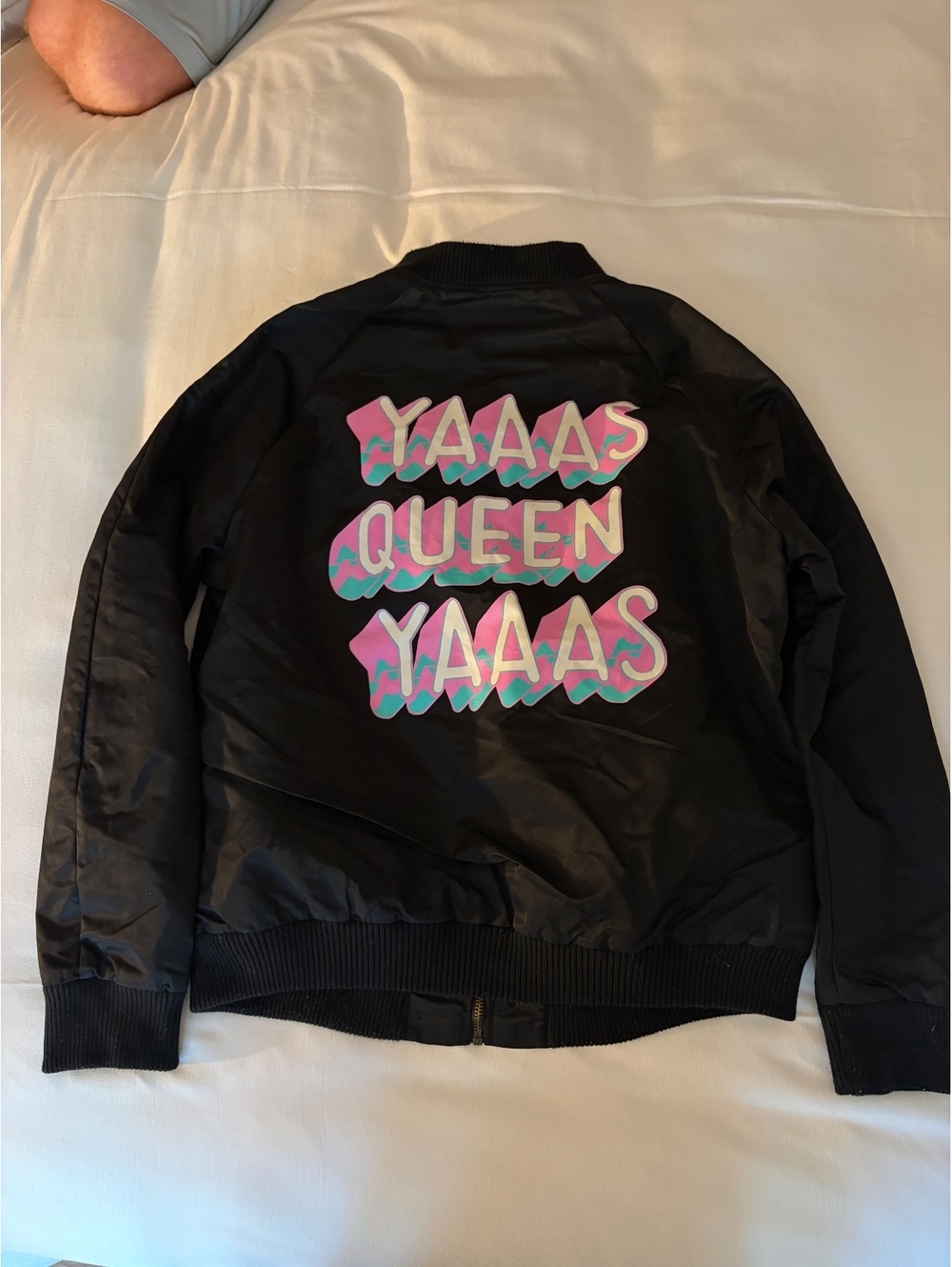 WILDFANG YAAAS QUEEN YAAAS Black Bomber Jacket Medium Graphic Statement Jacket